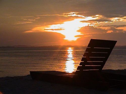 D'Coconut Island Resort Besar Island  Екстер'єр фото